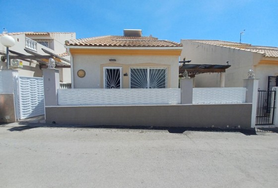 Villa - Venta -  - 