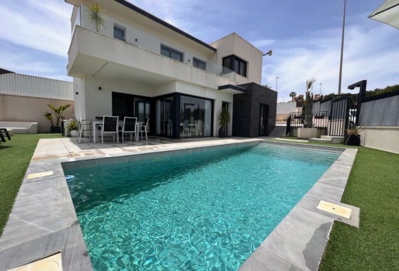 Villa - Venta -  - 