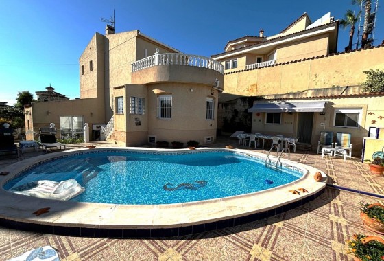 Villa - Venta -  - 