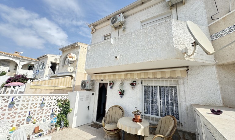 Herverkoop - Huis -
Orihuela Costa* - Cabo Roig