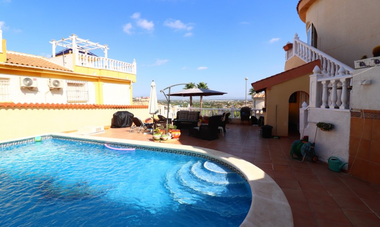 Sale - Villa -
Cuidad Quesada* - La Marquesa