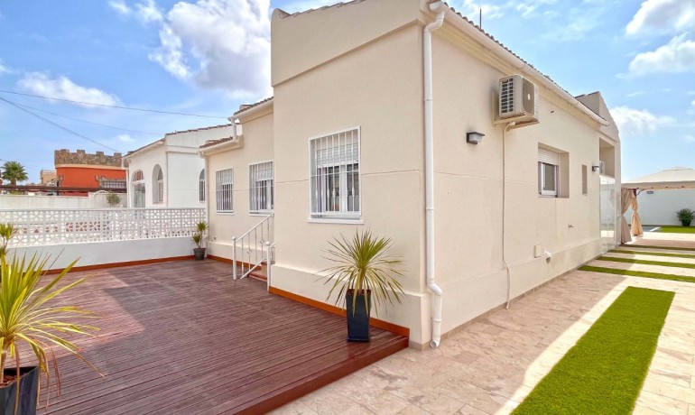 Revente - Villa -
Torrevieja - San Luis