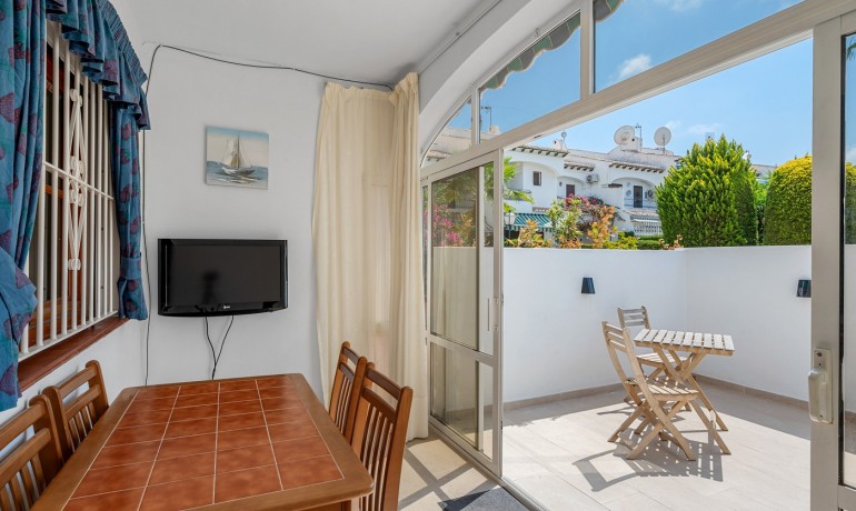 Sale - House -
Torrevieja - Lago Jardin