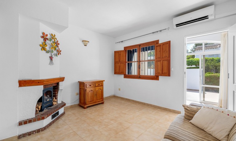 Sale - House -
Torrevieja - Lago Jardin