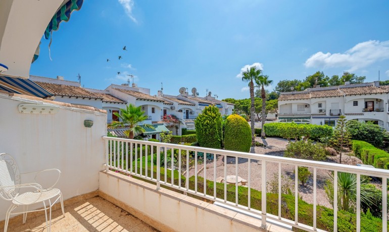 Sale - House -
Torrevieja - Lago Jardin