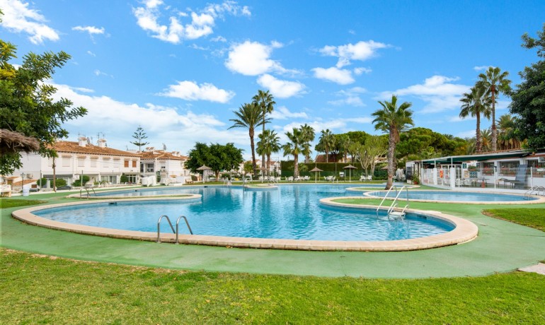 Herverkoop - Huis -
Torrevieja - Lago Jardin