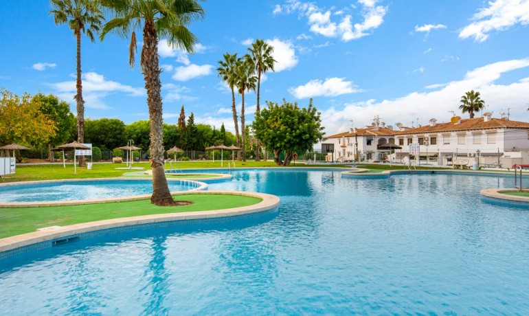 Herverkoop - Huis -
Torrevieja - Lago Jardin