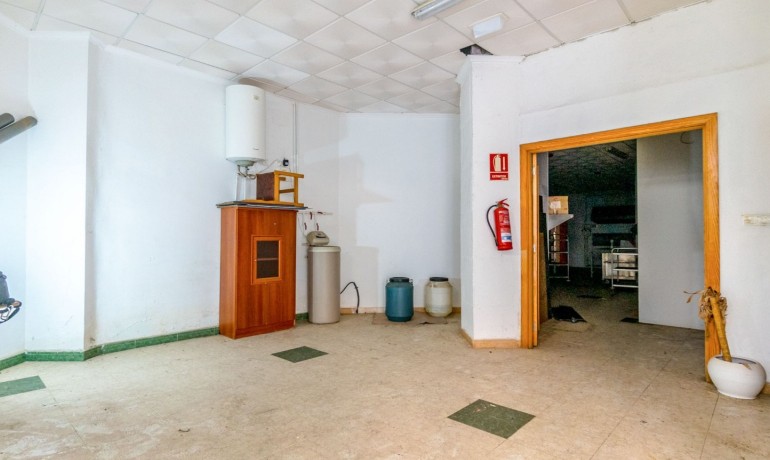 Revente - Commercial -
Torrevieja*