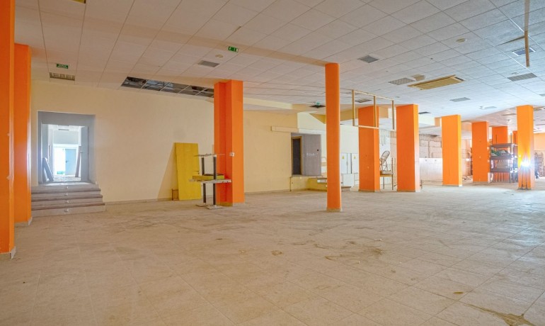 Revente - Commercial -
Torrevieja*