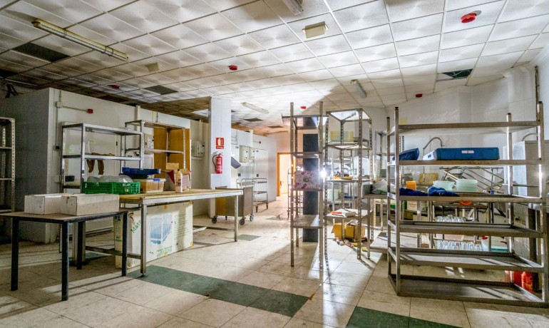 Revente - Commercial -
Torrevieja*