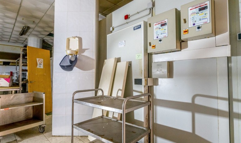 Revente - Commercial -
Torrevieja*