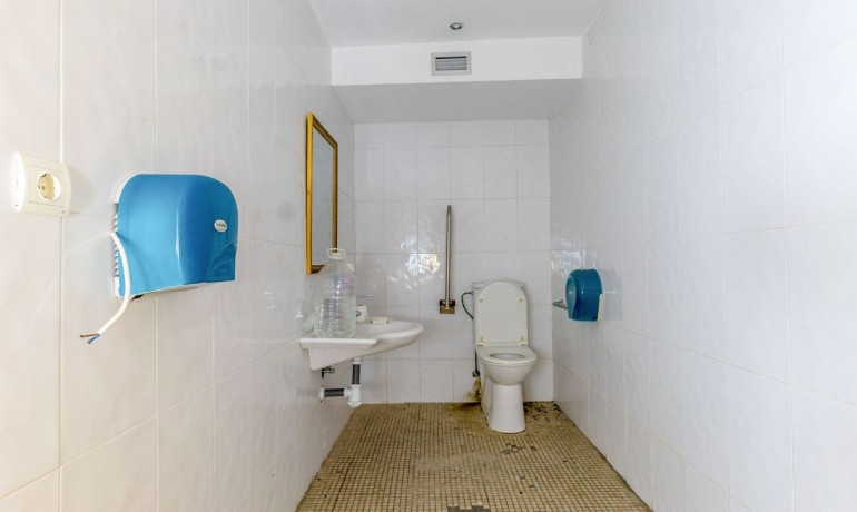 Revente - Commercial -
Torrevieja*