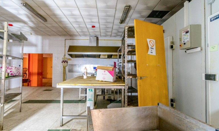 Revente - Commercial -
Torrevieja*