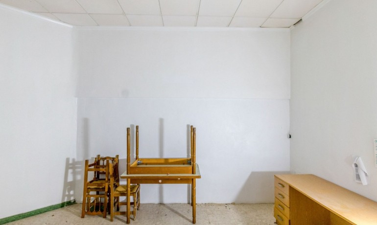 Revente - Commercial -
Torrevieja*