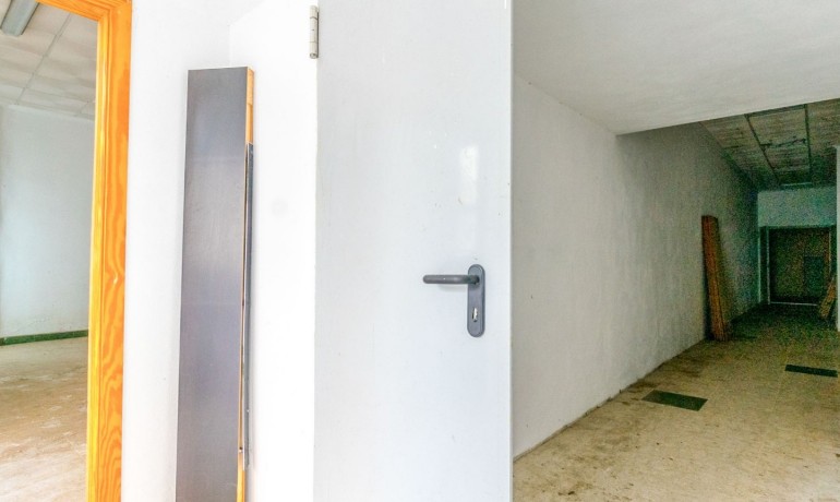 Revente - Commercial -
Torrevieja*