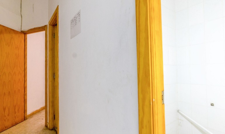 Revente - Commercial -
Torrevieja*