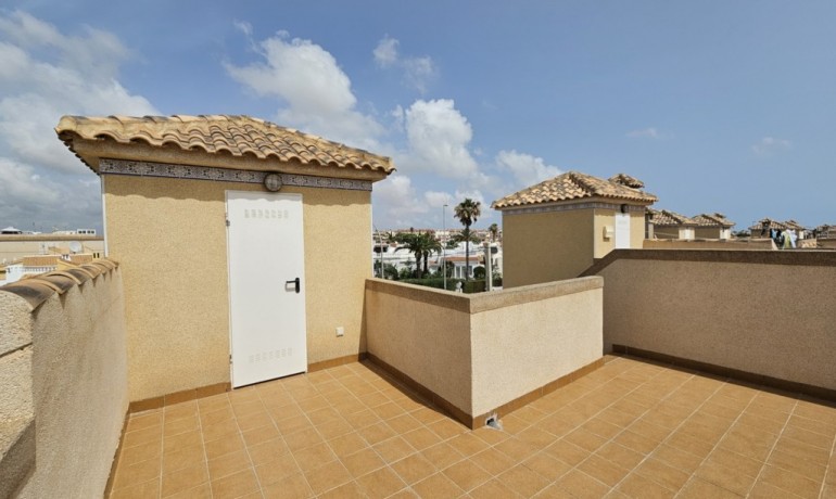 Revente - Villa -
Orihuela Costa