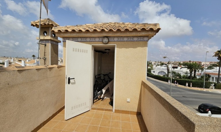 Revente - Villa -
Orihuela Costa