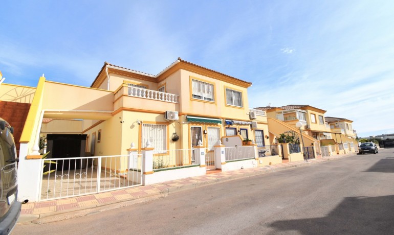 Sale - Apartment / Flat -
Orihuela Costa - Playa Flamenca