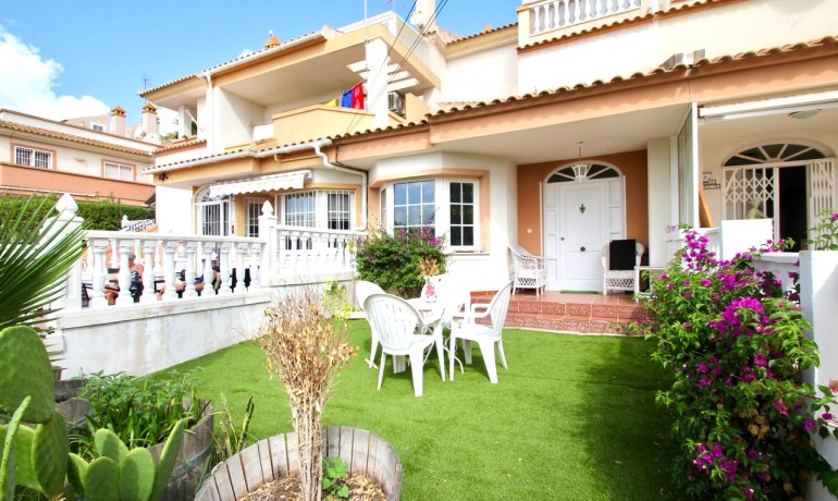 Sale - Townhouse -
Villamartin