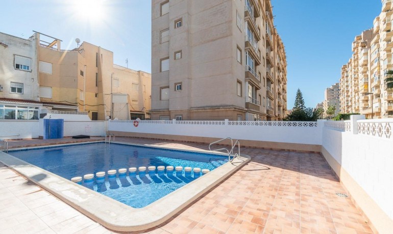 Sale - Apartment / Flat -
Torrevieja - Nueva Torrevieja