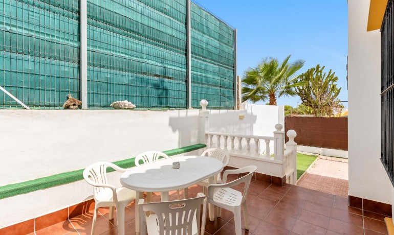 Sale - Townhouse -
Torrevieja - Los altos