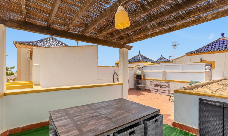 Sale - Townhouse -
Torrevieja - Los altos