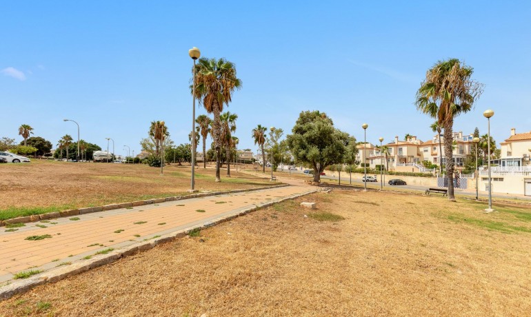 Sale - Townhouse -
Torrevieja* - Los altos