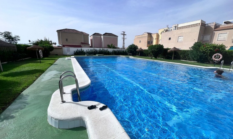 Herverkoop - Appartement / Flat -
Torrevieja - El Limonar