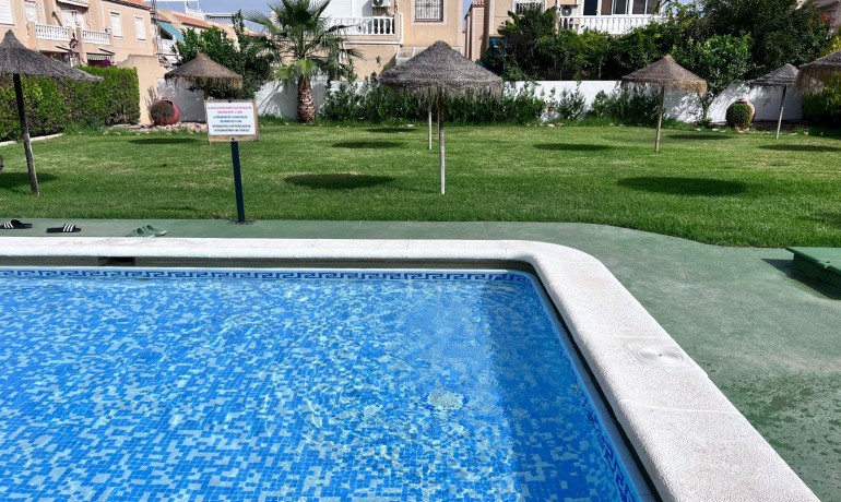 Sale - Apartment / Flat -
Torrevieja - El Limonar