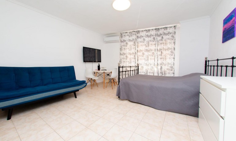 Revente - Appartement / Flat -
Torrevieja