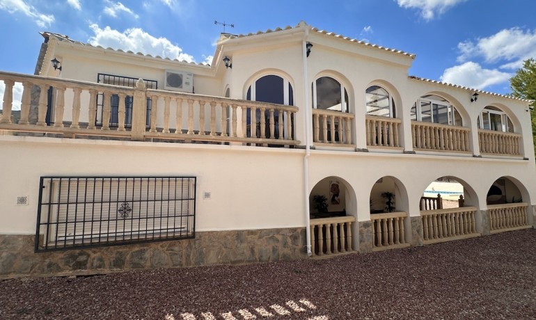 Sale - Villa -
Alicante* - Hondon de los Frailes*