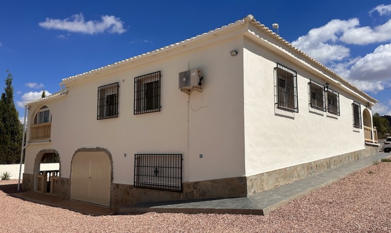 Herverkoop - Villa -
Alicante* - Hondon de los Frailes*