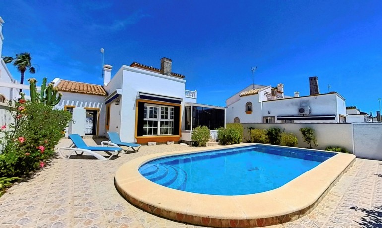 Sale - Villa -
Orihuela Costa* - Los Dolses*