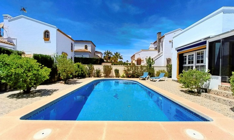 Sale - Villa -
Orihuela Costa* - Los Dolses*