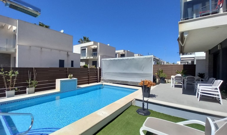 Herverkoop - Villa -
Orihuela* - Vistabella Golf*