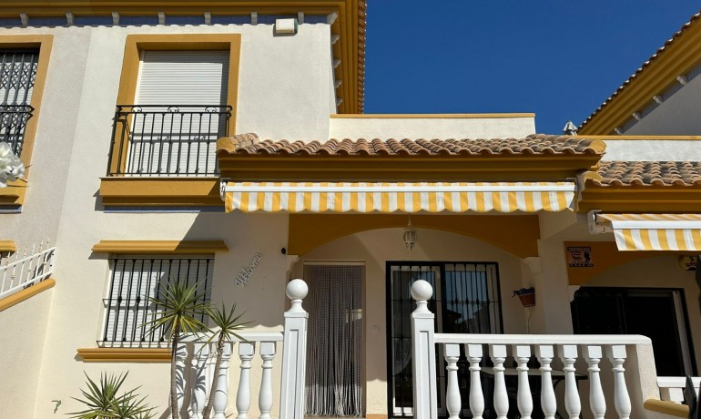 Herverkoop - Huis -
Orihuela Costa* - Pau 8*