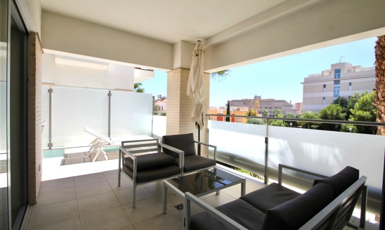 Sale - Apartment / Flat -
Orihuela Costa* - Villamartin*