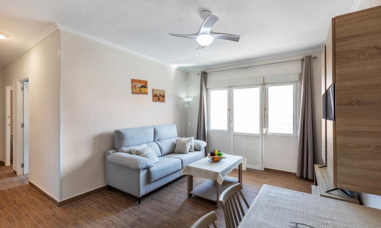 Herverkoop - Appartement / Flat -
Torrevieja* - Estacion de autobuses*