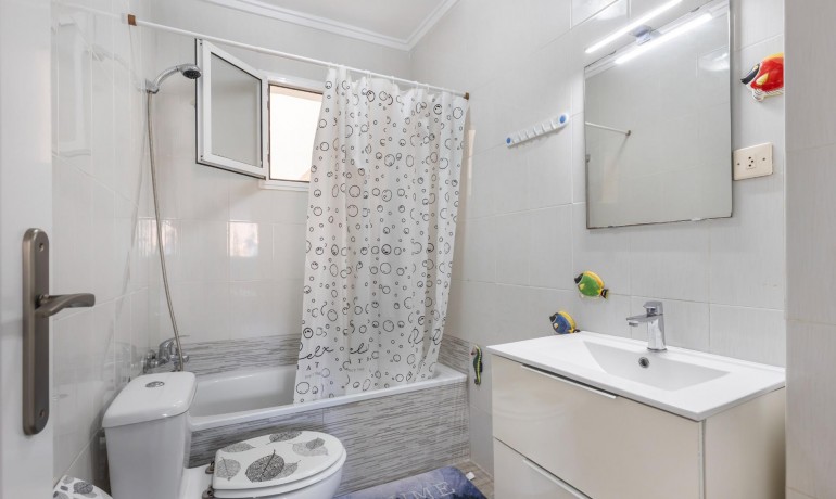 Revente - Appartement / Flat -
Torrevieja* - Estacion de autobuses*