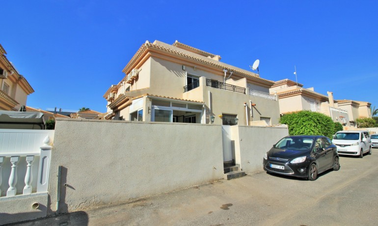 Sale - House -
Orihuela Costa* - Playa Flamenca*