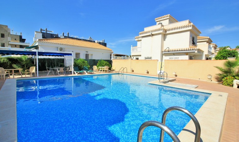 Sale - House -
Orihuela Costa* - Playa Flamenca*