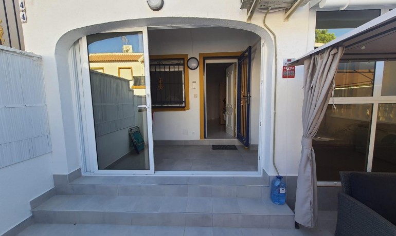 Sale - Apartment / Flat -
Torrevieja* - Las Calas*