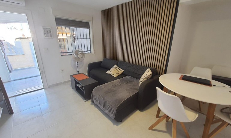 Sale - Apartment / Flat -
Torrevieja* - Las Calas*