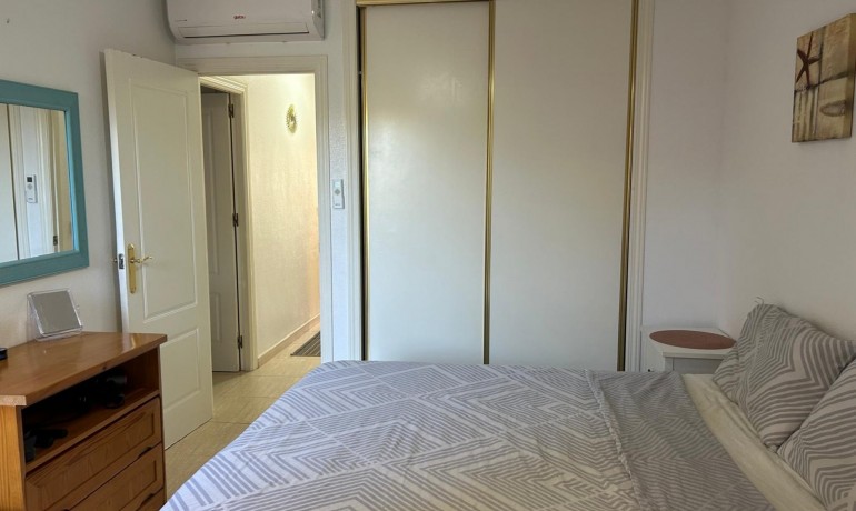 Sale - Apartment / Flat -
Alicante* - Daya Nueva*