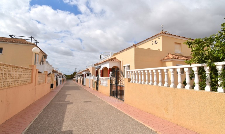 Sale - Quad -
Orihuela Costa* - Playa Flamenca*