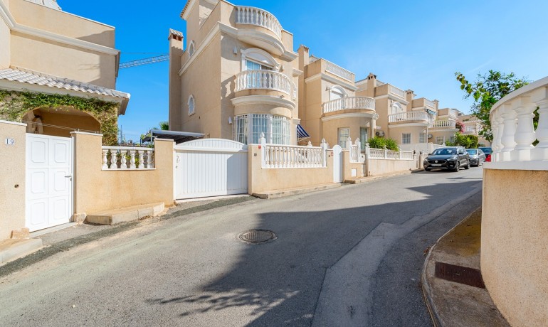 Herverkoop - Villa -
Orihuela Costa* - Los Altos*