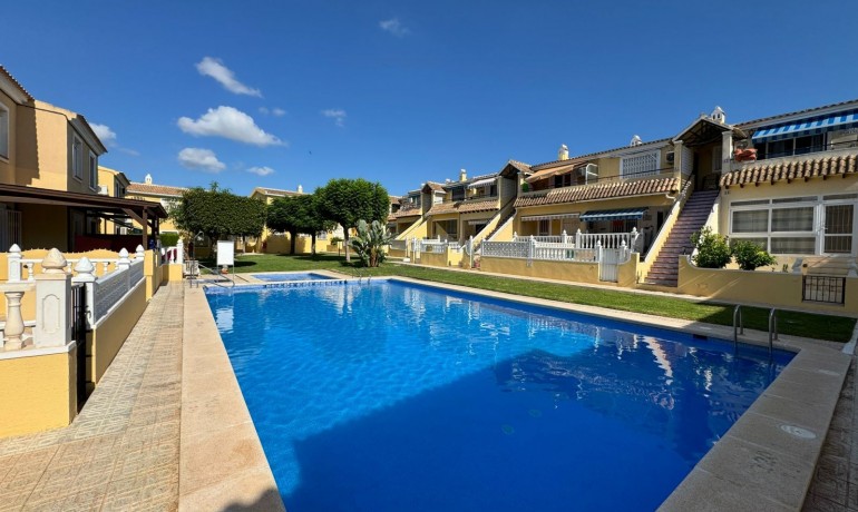 Revente - Appartement / Flat -
Orihuela Costa* - Villamartin*