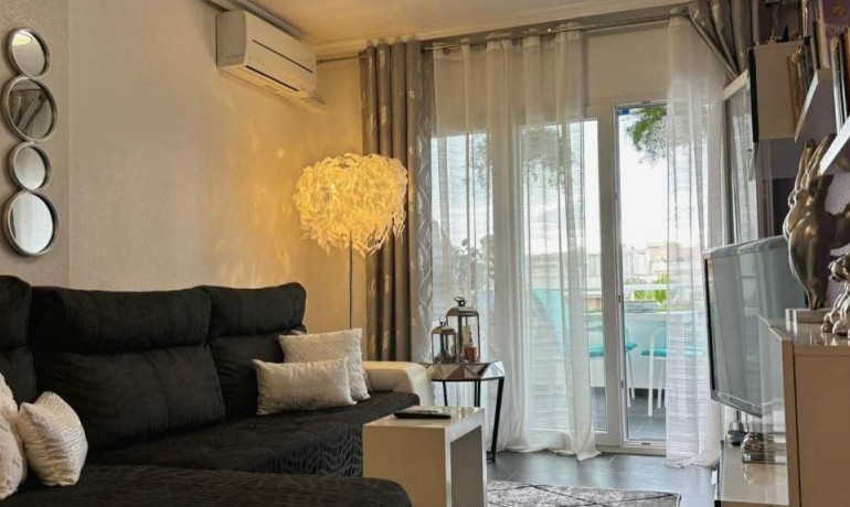 Sale - Apartment / Flat -
Torrevieja* - El Chaparral*