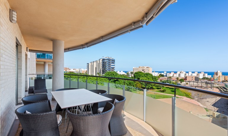 Sale - Apartment / Flat -
El Campello* - El Amerador